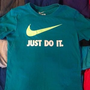 Nike Women’s Shirts